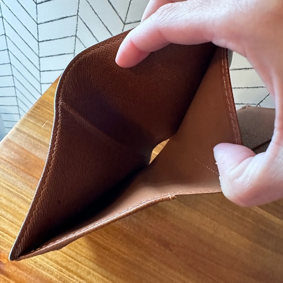 Authentic Louis Vuitton Monogram Multiple Wallet in excellent condition. - Picture 4 of 6